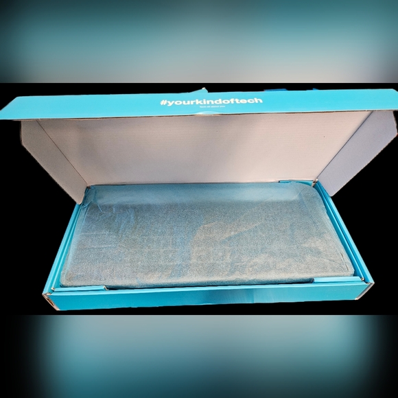 JLab - Epic Mini Advanced Multi-Device Wireless Keyboard - Black - Picture 3 of 10